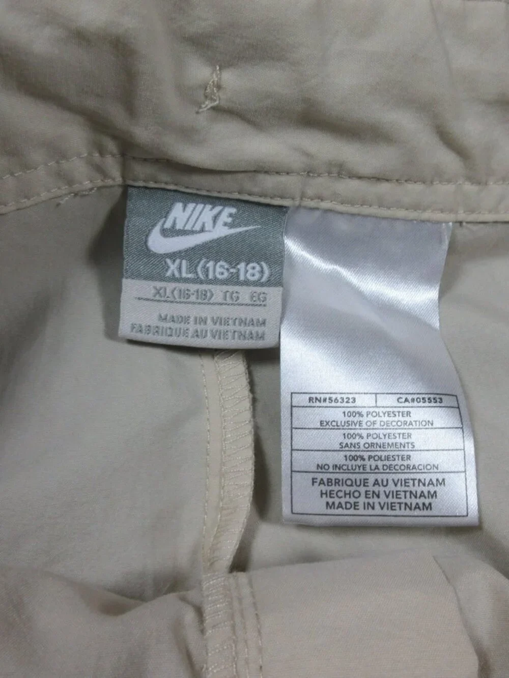 Vintage Nike Y2K womens solid light khaki pintuck wide leg cargo capris XL
